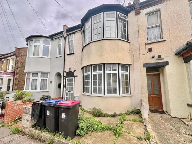 Salisbury Avenue, Westcliff On Sea 1 bed in a house share to rent £700 pcm £162 pw