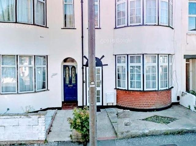 Salisbury Avenue, Westcliff on Sea SS0 1 bed in a house share to rent £650 pcm £150 pw