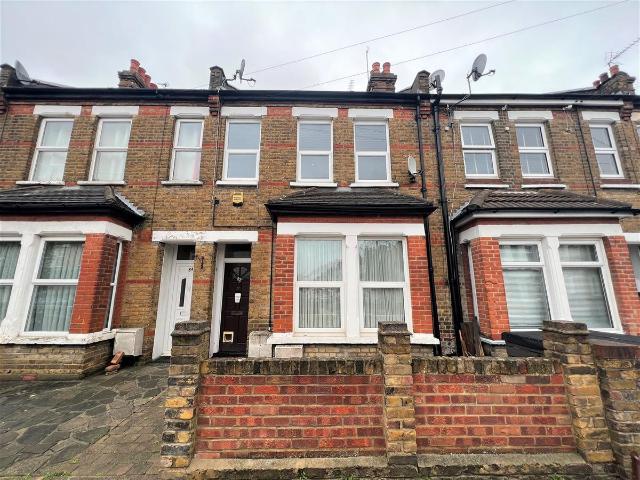 Salisbury Avenue, Westcliff On Sea SS0, 2 bed flat to rent, £1,250 pcm | PrimeLocation