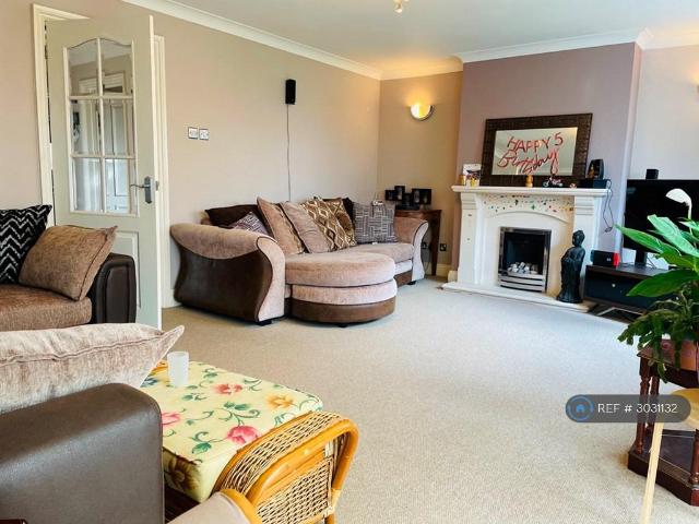 Salisbury Gardens, Basingstoke, RG22 4 bed detached house to rent £1,800 pcm £415 pw