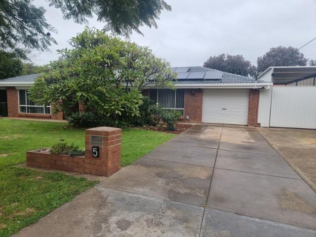 Salisbury East $860k$880k | New Backyard Bathroom Kitchen 4 Bed, 7 Cars