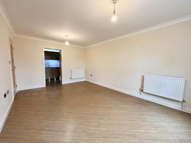 Melbourne Road, Wallington 2 bed apartment to rent £1,700 pcm £392 pw