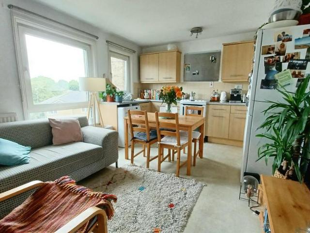 Salisbury House Highbury Corner. 3 bed flat to rent £3,600 pcm £831 pw