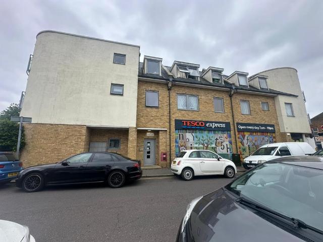 Salisbury House, Watford WD18 1 bed flat to rent £1,320 pcm £305 pw
