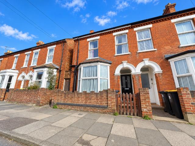 Salisbury Street, Bedford 4 bed terraced house to rent £1,450 pcm £335 pw