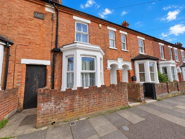 Salisbury Street, Bedford 4 bed terraced house to rent £1,400 pcm £323 pw