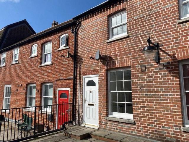 Salisbury Street, Blandford Forum DT11, 2 bed terraced house to rent, £875 pcm | PrimeLocation