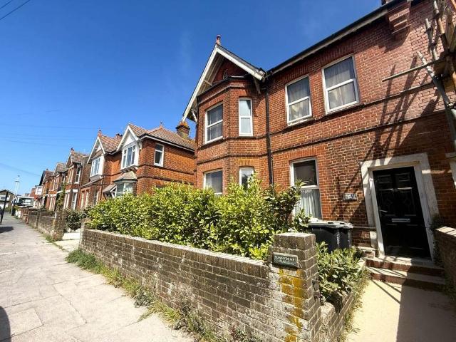 Salisbury Road, Worthing, West Sussex Studio to rent £750 pcm £173 pw