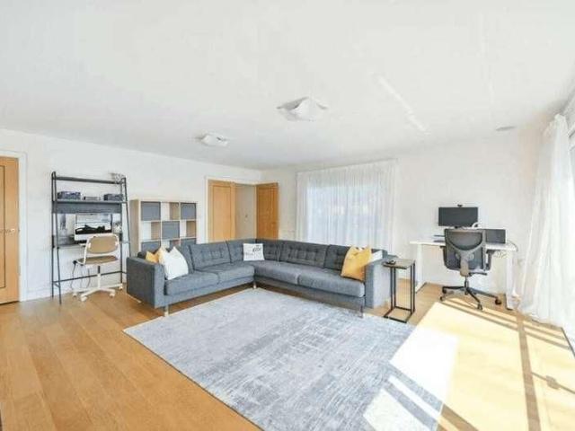 Salisbury Road, Worcester, KT4
