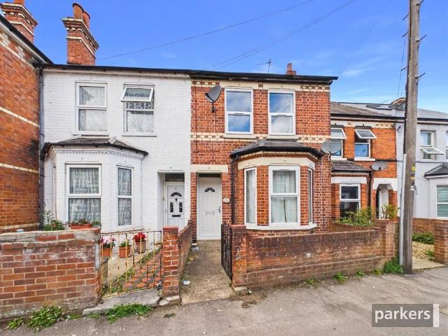 Salisbury Road, Berkshire RG30 3 bed terraced house to rent £1,550 pcm £358 pw