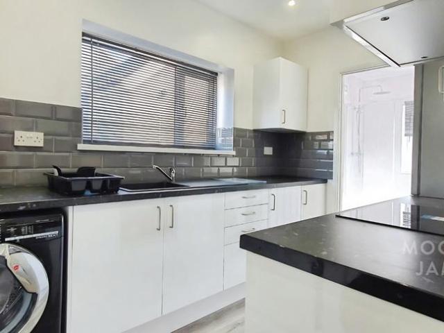 Salisbury Road, Cardiff, CF24 2 bed flat to rent £1,390 pcm £321 pw
