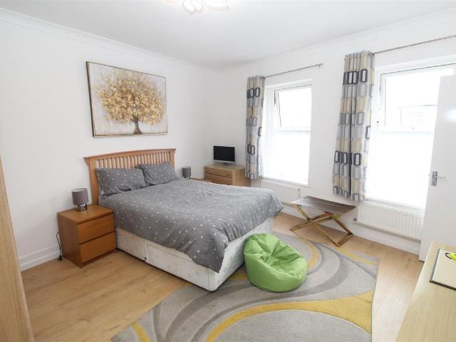Salisbury Road, Cathays, Cardiff CF24, 2 bed flat to rent, £1,300 pcm | PrimeLocation