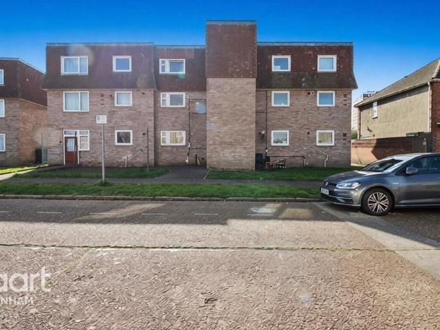 Salisbury Road, DAGENHAM 1 bed flat to rent £1,450 pcm £335 pw