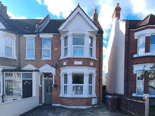 Salisbury Road, Harrow, HA1 5 bed semi detached house to rent £3,467 pcm £800 pw