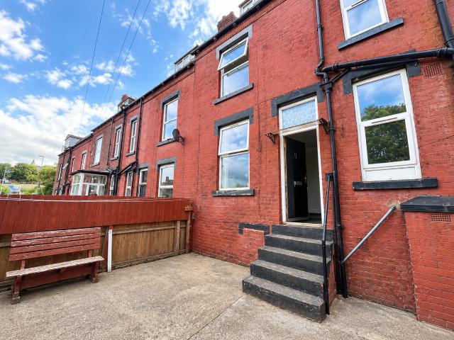 Salisbury Road, Leeds LS12, 3 bed property to rent, £900 pcm | PrimeLocation