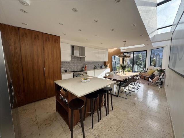 Salisbury Road, London, EN5 4JP, United Kingdom | 5 bed house for rent #140396210 | Rentberry
