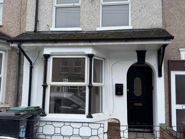 Salisbury Road, Northfleet DA11, 3 bed property to rent, £1,600 pcm | PrimeLocation