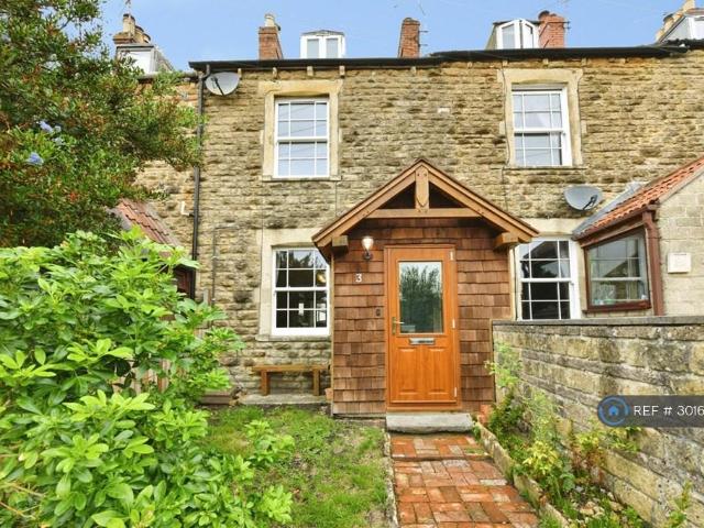 Salisbury Terrace, Frome, BA11 3 bed terraced house to rent £1,650 pcm £381 pw
