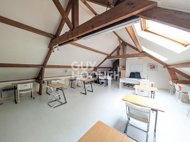 SALLE DE CLASSE 67m2 au sol
