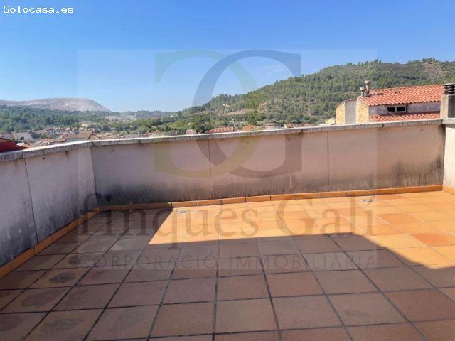 Sallent Casa Adosada 4 habitaciones, 2 baños, plaza de parking y terraza