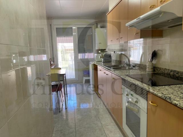 Sallent Casa Adosada 4 habitaciones, 2 baños, plaza de parking y terraza