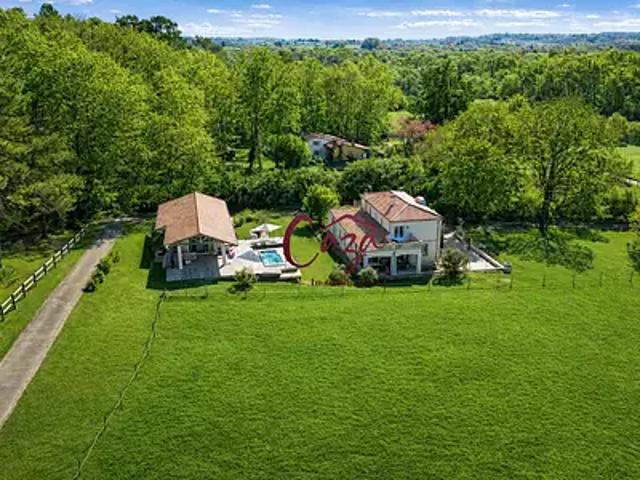 Salleboeuf 33370 Achat / Vente maison 7 pièces t7 au dernier étage