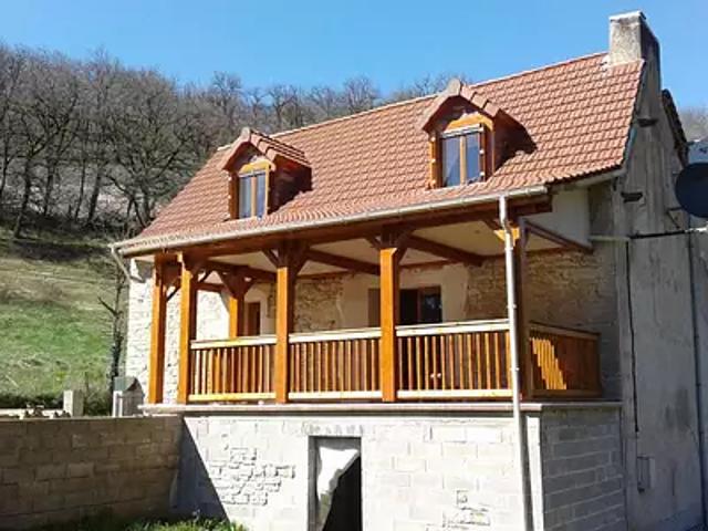 Salles Courbatiès 12260 Achat / Vente maison 9 pièces t9 terrasse cave