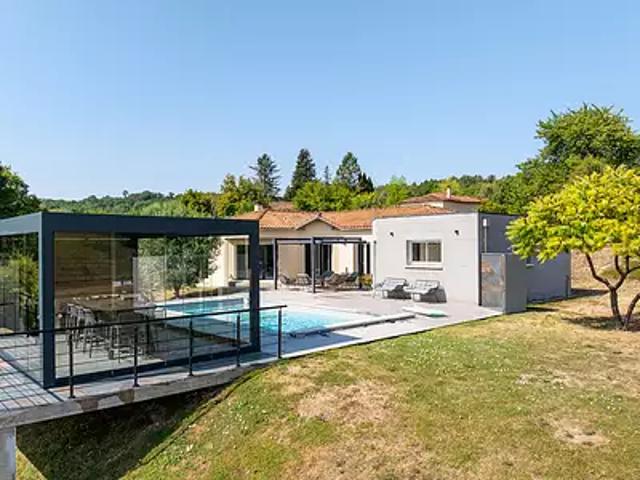 Salles Lavalette 16190 Achat / Vente maison 7 pièces t7 au dernier étage piscine
