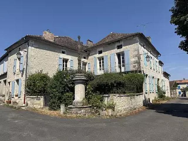Salles Lavalette 16190 Achat / Vente maison 9 pièces t9 jardin terrasse