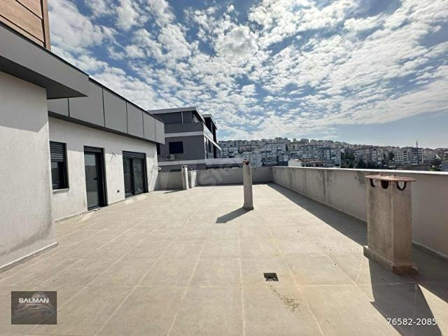 SALMAN'DAN ÇİĞLİ'DE SATILK GENİŞ TERASLI 2+1 ÇİFT CEPHELİ DAİRE