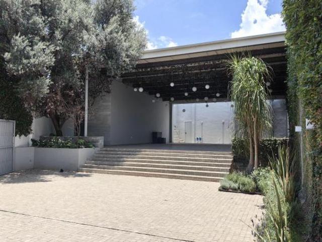 Salón de eventos operando de 454 m² en venta zona ITESO