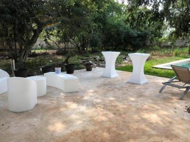 SALON DE FIESTAS EN VENTA TERRENO DE 1000M APPROX AVC 2880