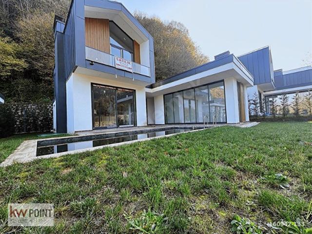 SAPANCA MAHMUDİYEDE BUTİK SİTE İÇERİSİNDE 4+1 VİLLA