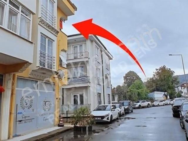 Sapanca Merkezde Prestijli Konumda 5+1 Geniş Çatı Dubleks