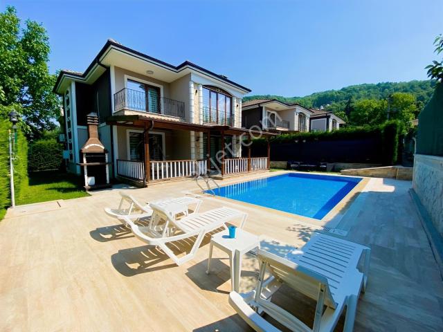 Sapanca Gazipaşa'da Eşyalı havuzlu Müstakil Lüks Villa