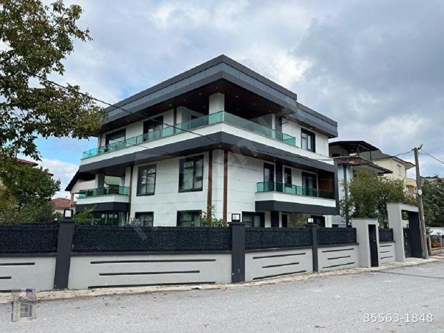 SAPANCA GÖL EMLAK TAN 670 M ARSA IÇERISINDE 9+2 3 KATLI ASANSÖRLÜ FULL EŞYALI MÜSTAKIL VILLA