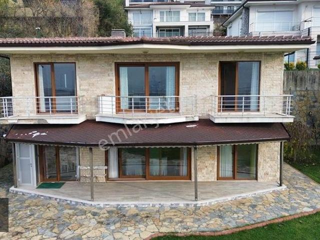 Sapanca Göl Mah, Göl Manzaralı, Özel Bahçeli Satılık Villa!