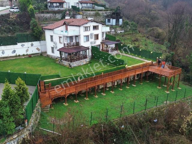 Sapanca Kurtköy Dibektaş Mahallesinde Göl Manzaralı İkiz Villa