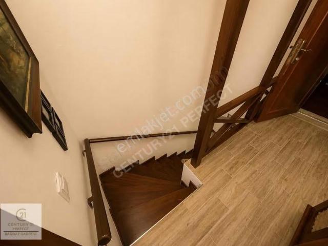 Sapanca Kurtköyde Havuzlu Eşyalı 3+1 Dubleks
