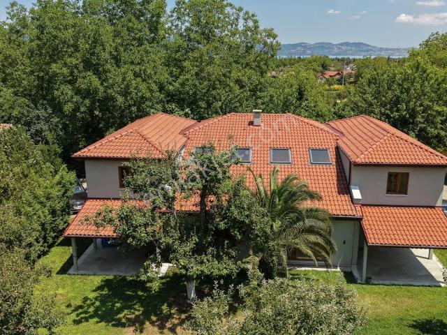 Sapanca Kırkpınar 6+1 425 M²net Site İçerisinde Sıfır Lüks Villa