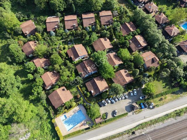 Sapanca Kırkpınar’da Site İçinde Satılık Müstakil Villa.