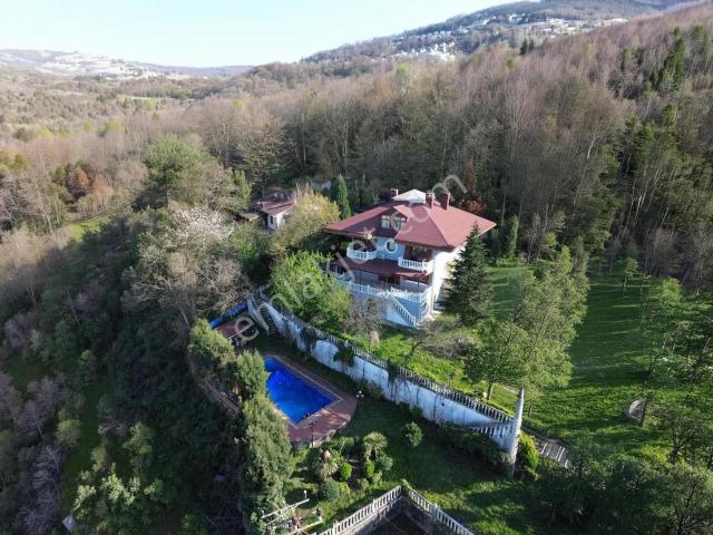 Sapanca Yanık'ta Göl Manzaralı 2845 Metre²arsa İçinde Lüx Villa!