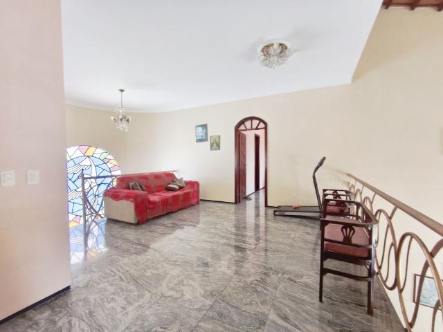 SAPIRANGA CASA DOUTOR ITAMAR ESPÍNDOLA, 240