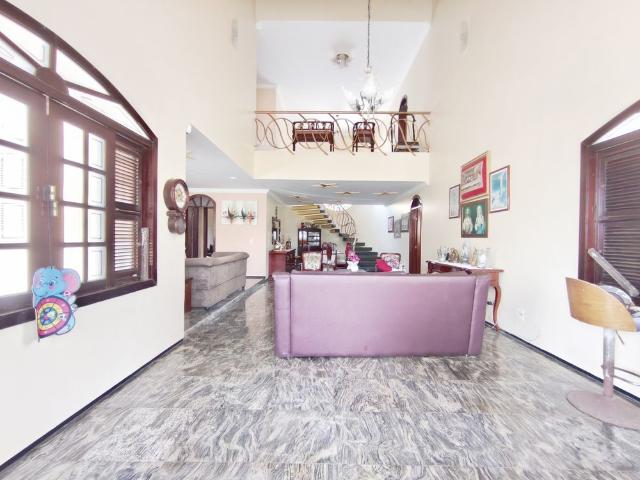 SAPIRANGA CASA DOUTOR ITAMAR ESPÍNDOLA, 240