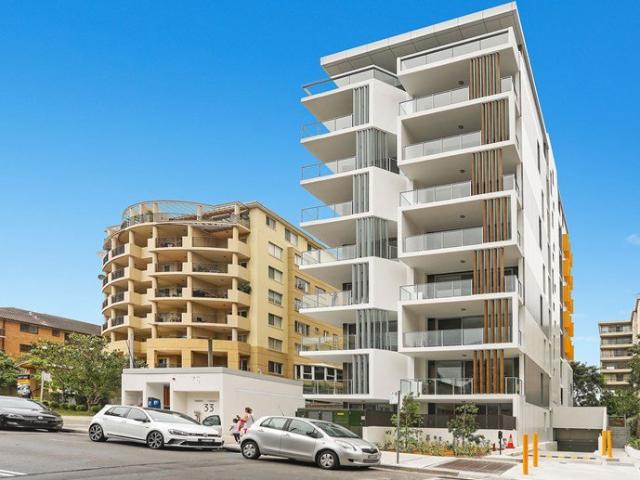 SAPPHIRE MODERN ONE BEDROOM+STUDY APARTMENT, WITH GOOD VIEWS