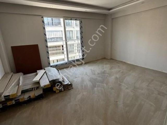 Saruhanlı Merkezde 2+1 Satılık Arakat Daire