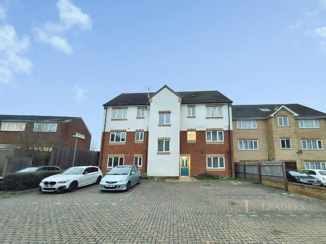 Sarum Road, Luton, Bedfordshire LU3, 2 bed flat to rent, £1,150 pcm | PrimeLocation