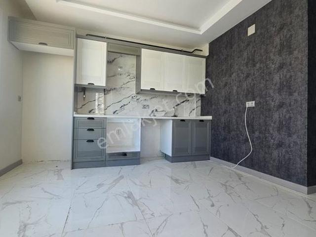 Sarıcam Bld Cıvarı 3+1 Kapalı Mutfak