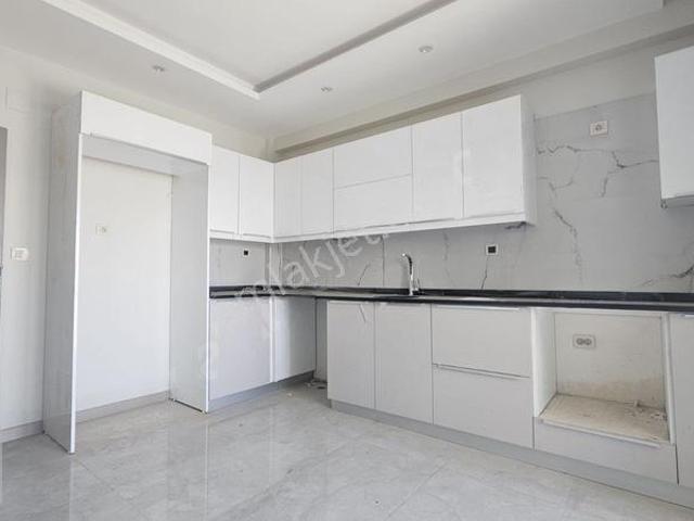 Sarıcam Bld Cıvarı Genıs Oturumlu 3+1 Kapalı Mutfak