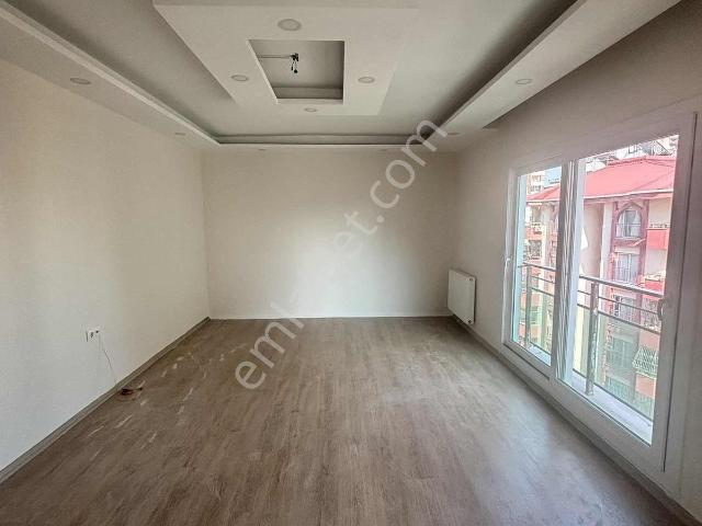 Sarıçam~belediye~yanı~3+1~k.mutfak~doğalgazlı~geniş~oturumlu~lüx